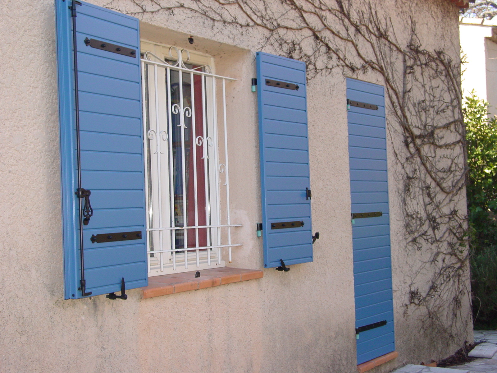 Volets battants manuels de fenêtres et portes fenêtres installés à Miramas
